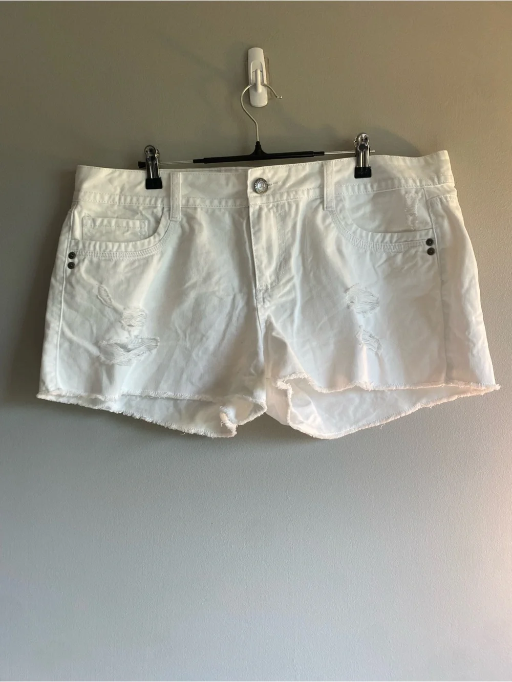 lei White Distressed Denim Cutoff Shorts